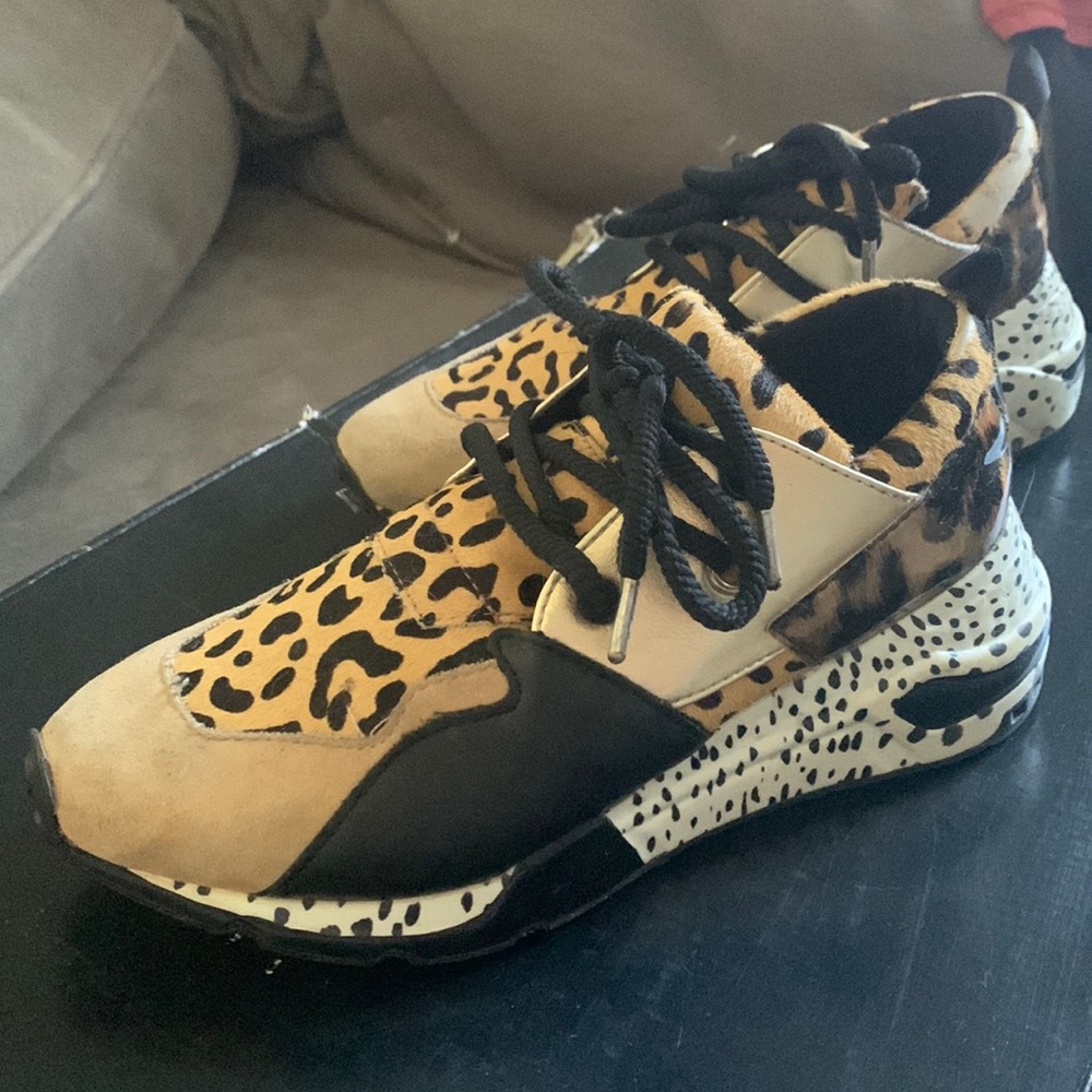 Steve Madden tennis shoes